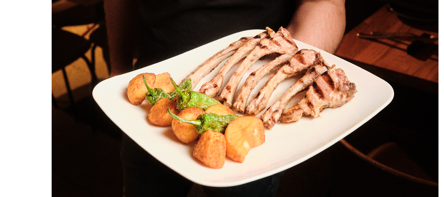Chuletillas de cordero lechal a la parrilla.