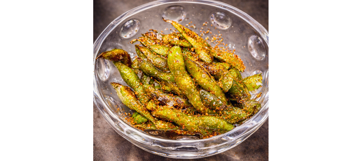 EDAMAME AL KAMADO CON ACEITE DE TRUFA Y TAJÍN