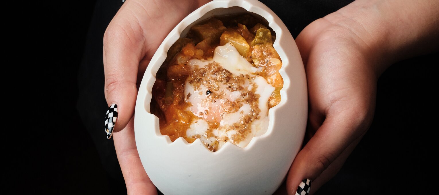 Pisto de verduras de nuestra huerta de villafranca con huevo poche.