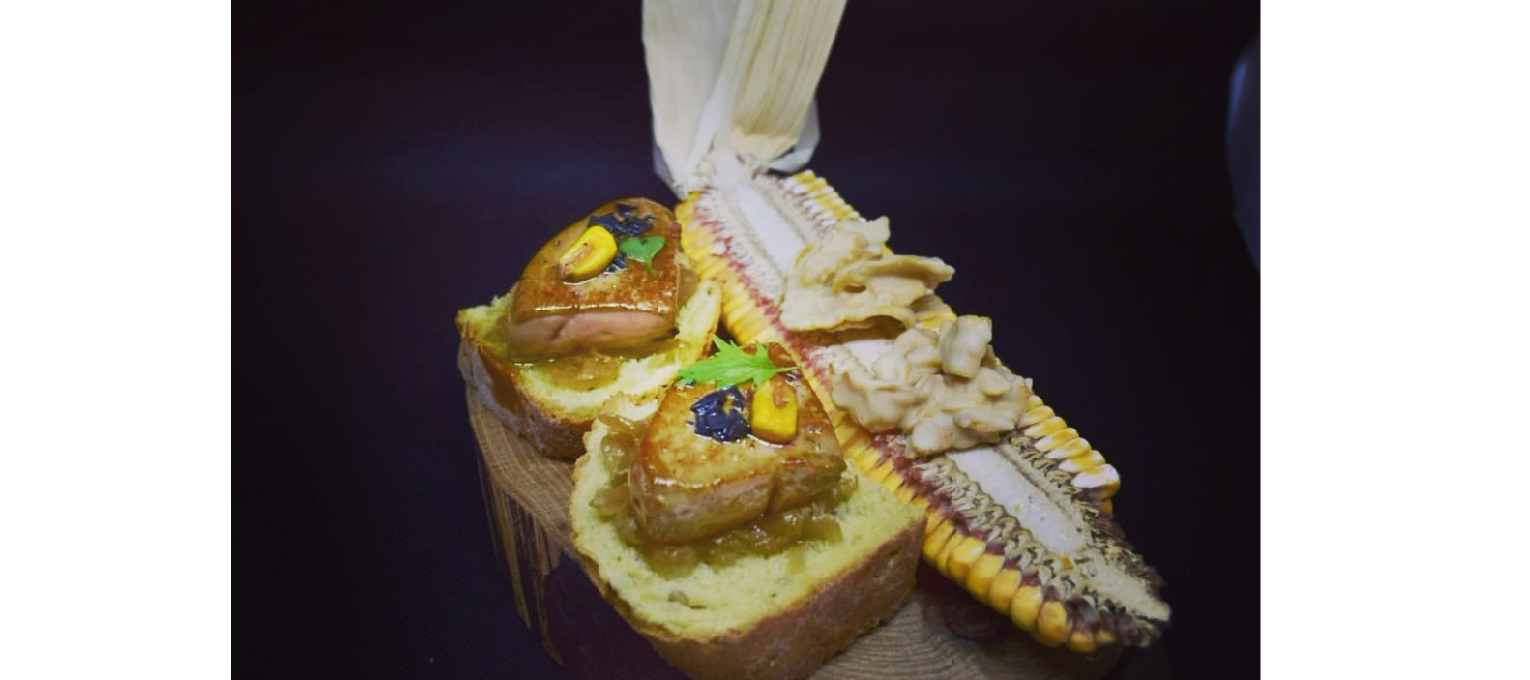 Foie, cebolla, roca chocolate-maíz.