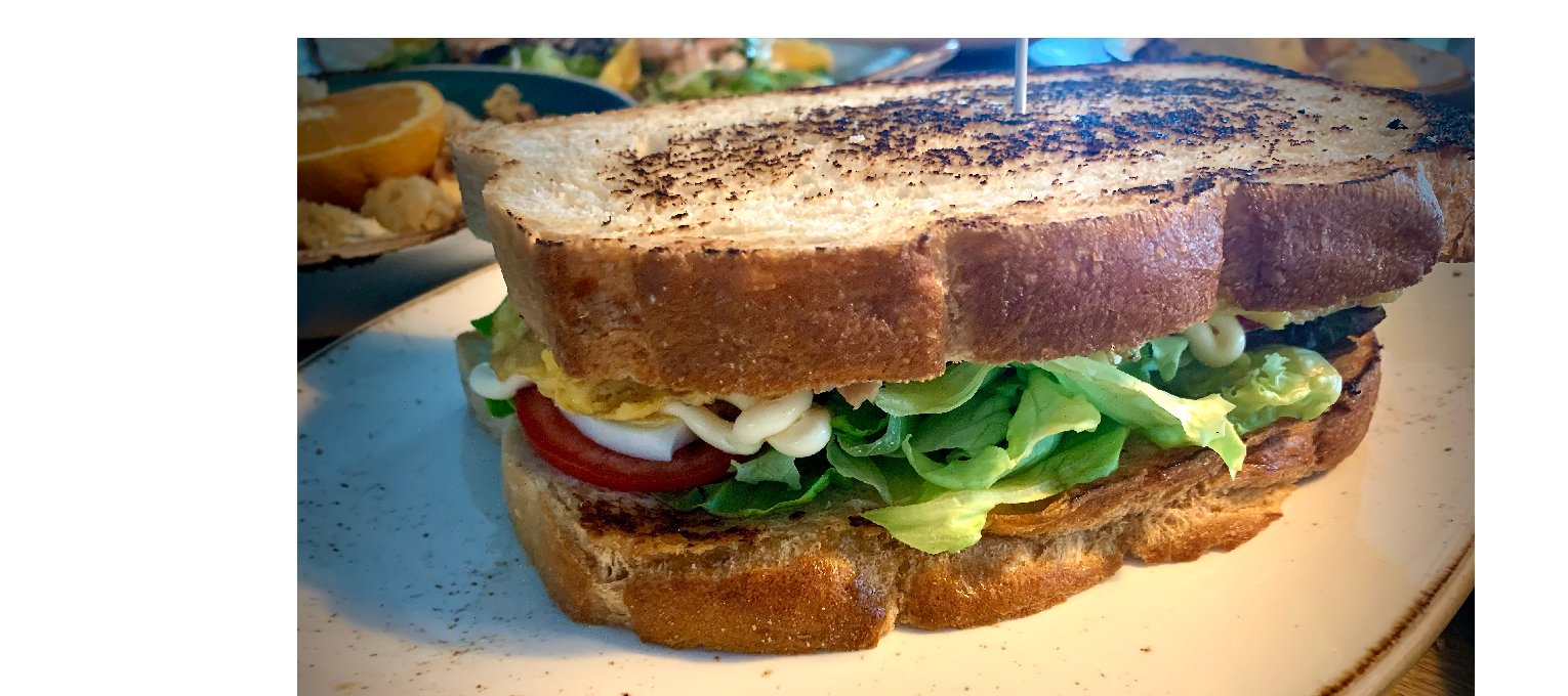 Sandwich vegetal con atún, mahonesa y tortilla.