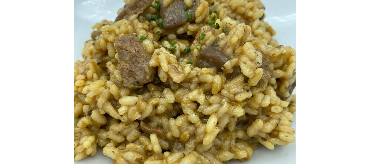 ARROZ TRUFADO DE SETAS Y SECRETO (PVP POR PERSONA. MÍNIMO 4 PERSONAS)